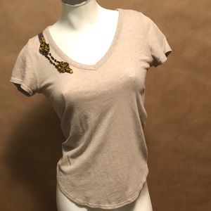 GAP tan T-shirt
